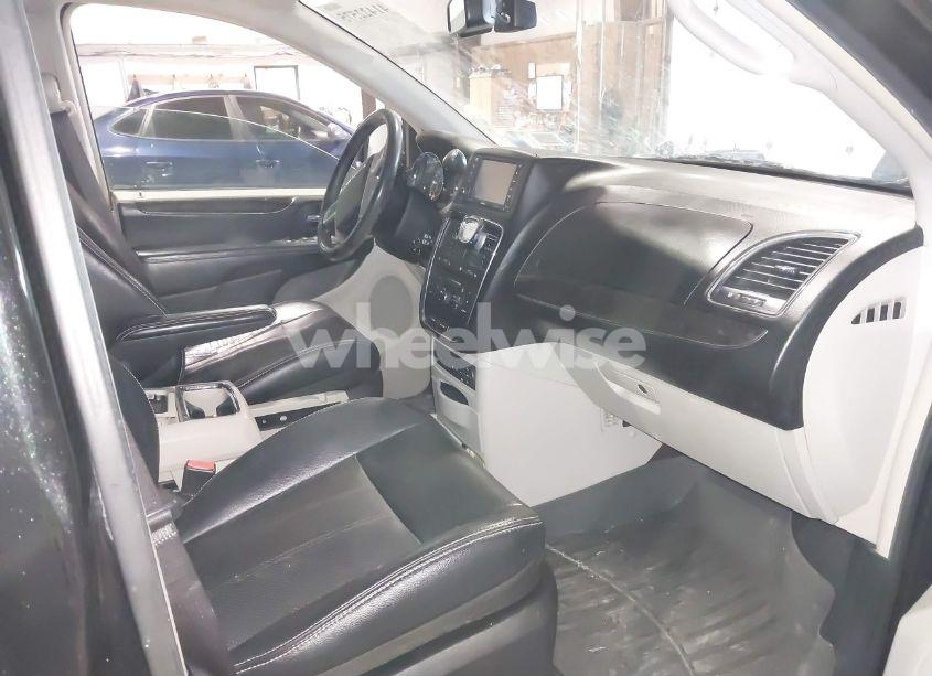 Photo 5 of 2012 Chrysler Town & COUNTRY TOURING-L (VIN 2C4RC1CG3CR125341)