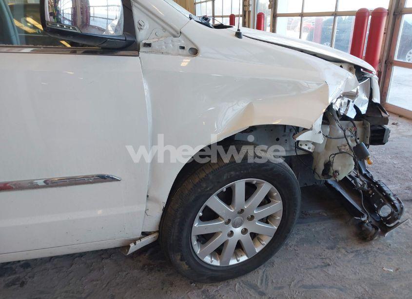 Photo 12 of 2012 Chrysler Town & COUNTRY TOURING-L (VIN 2C4RC1CG3CR137912)