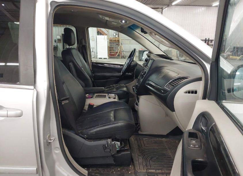 Photo 5 of 2012 Chrysler Town & COUNTRY TOURING-L (VIN 2C4RC1CG3CR156394)