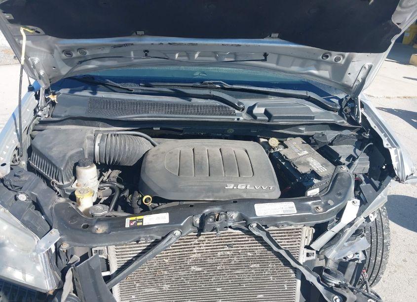 Photo 10 of 2012 Chrysler Town & COUNTRY TOURING-L (VIN 2C4RC1CG3CR227951)