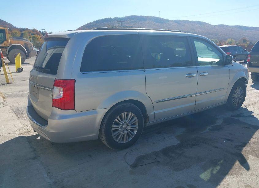 Photo 4 of 2012 Chrysler Town & COUNTRY TOURING-L (VIN 2C4RC1CG3CR227951)