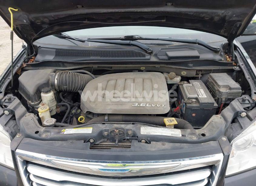 Photo 10 of 2012 Chrysler Town & COUNTRY TOURING-L (VIN 2C4RC1CG3CR228162)