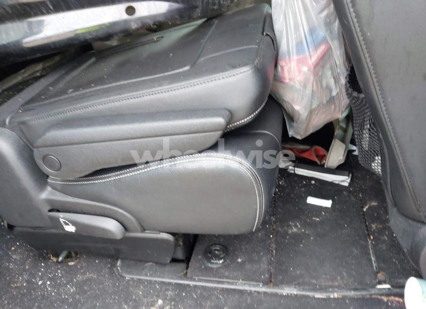 Photo 8 of 2012 Chrysler Town & COUNTRY TOURING-L (VIN 2C4RC1CG3CR228162)