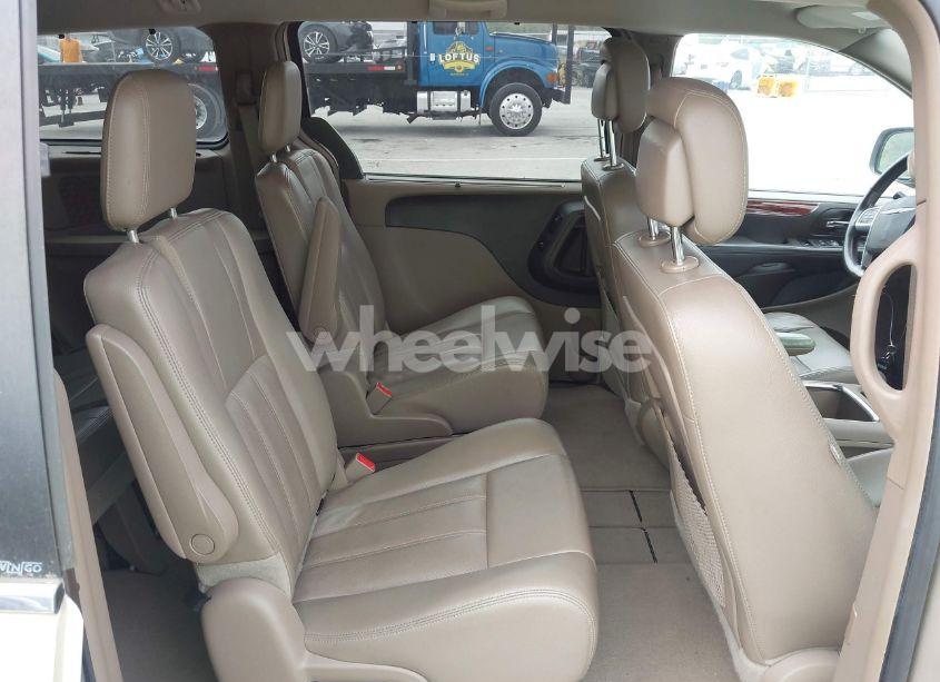 Photo 8 of 2012 Chrysler Town & COUNTRY TOURING-L (VIN 2C4RC1CG3CR368471)