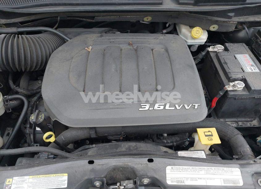 Photo 10 of 2012 Chrysler Town & COUNTRY TOURING-L (VIN 2C4RC1CG3CR383911)