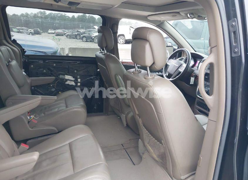 Photo 8 of 2012 Chrysler Town & COUNTRY TOURING-L (VIN 2C4RC1CG3CR383911)