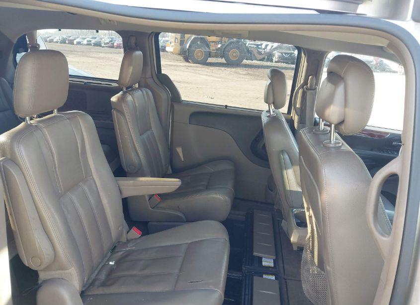 Photo 8 of 2012 Chrysler Town & COUNTRY TOURING-L (VIN 2C4RC1CG3CR411111)