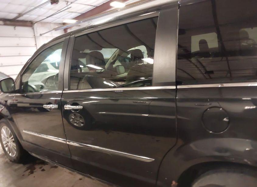 Photo 15 of 2013 Chrysler Town & COUNTRY TOURING-L (VIN 2C4RC1CG3DR565254)