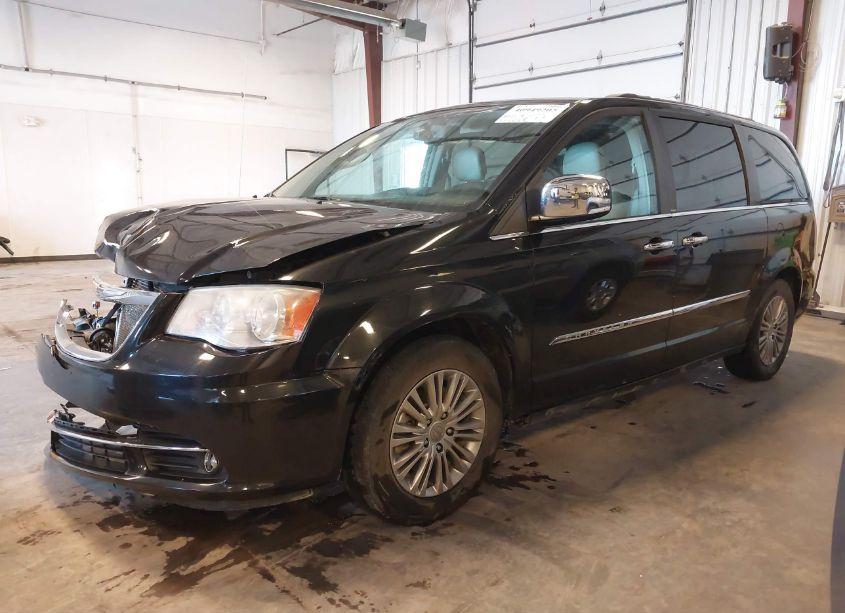 Photo 2 of 2013 Chrysler Town & COUNTRY TOURING-L (VIN 2C4RC1CG3DR565254)