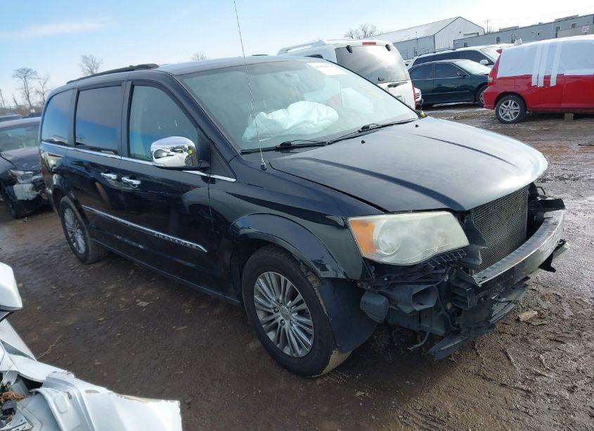 2013 Chrysler Town & COUNTRY TOURING-L (VIN 2C4RC1CG3DR572513) main photo