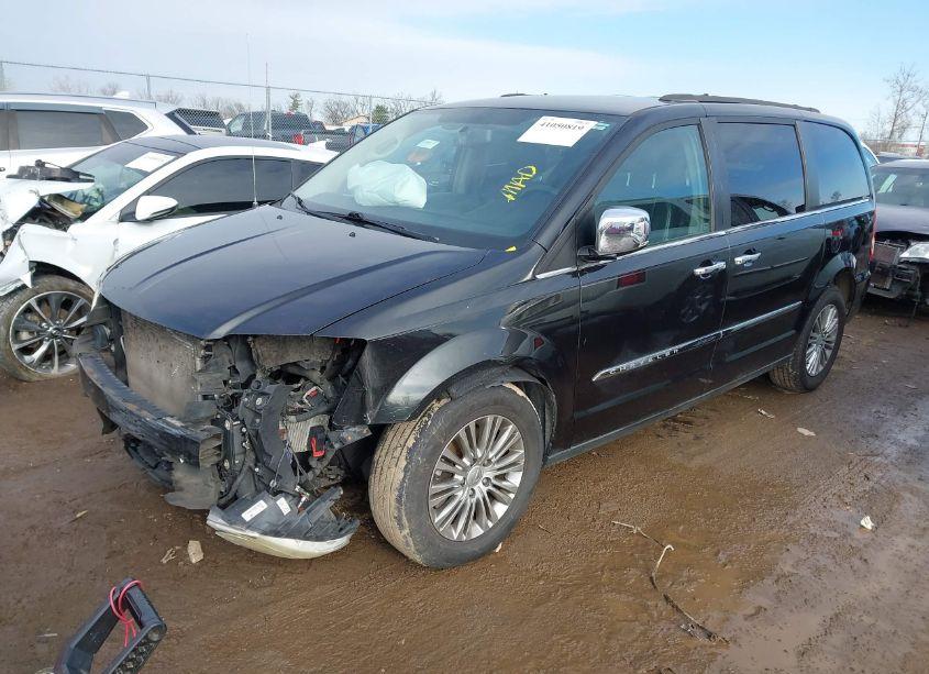 Photo 2 of 2013 Chrysler Town & COUNTRY TOURING-L (VIN 2C4RC1CG3DR572513)