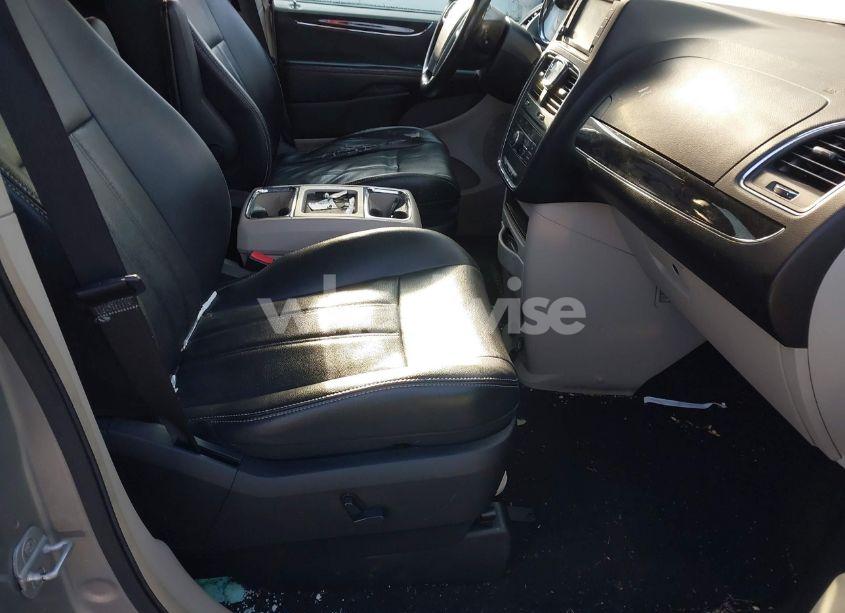 Photo 5 of 2013 Chrysler Town & COUNTRY TOURING-L (VIN 2C4RC1CG3DR596973)