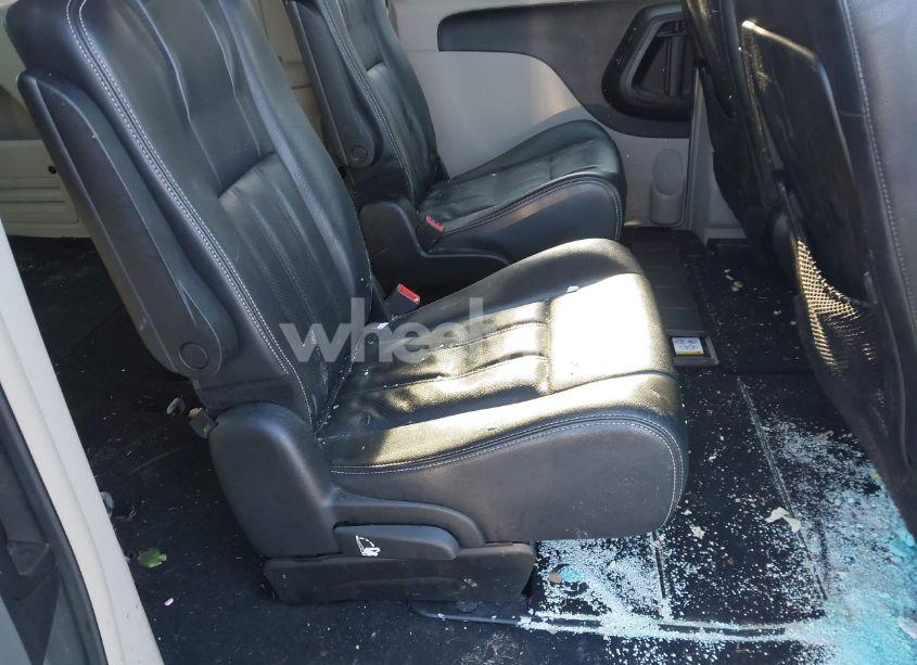 Photo 8 of 2013 Chrysler Town & COUNTRY TOURING-L (VIN 2C4RC1CG3DR596973)