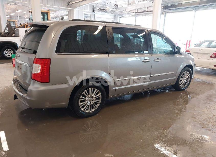 Photo 4 of 2013 Chrysler Town & COUNTRY TOURING-L (VIN 2C4RC1CG3DR645864)