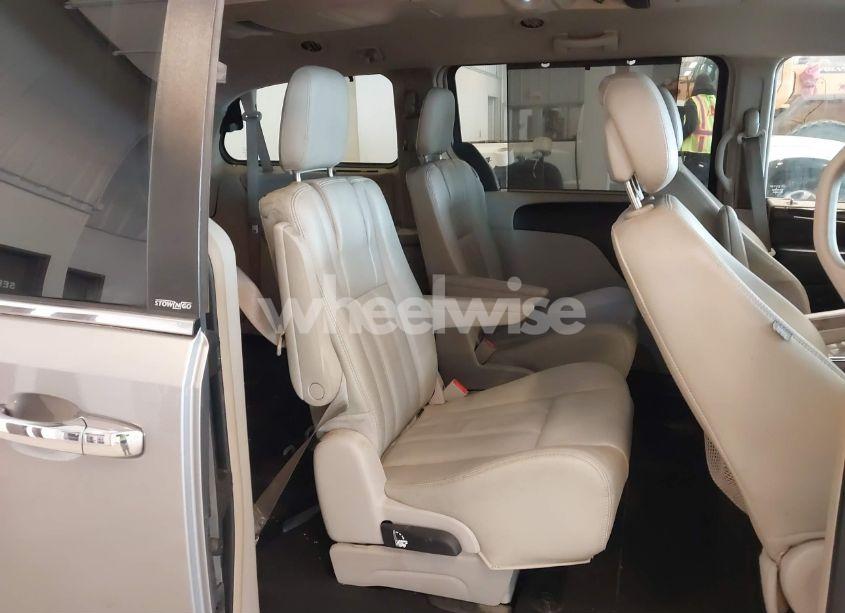 Photo 8 of 2013 Chrysler Town & COUNTRY TOURING-L (VIN 2C4RC1CG3DR645864)