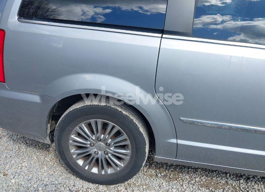 Photo 13 of 2013 Chrysler Town & COUNTRY TOURING-L (VIN 2C4RC1CG3DR759606)