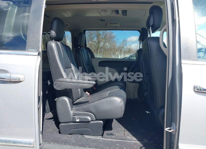 Photo 8 of 2013 Chrysler Town & COUNTRY TOURING-L (VIN 2C4RC1CG3DR759606)