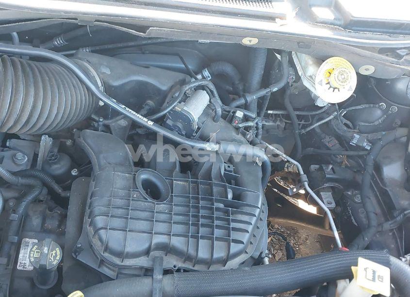 Photo 10 of 2014 Chrysler Town & COUNTRY TOURING-L 30TH ANNIVERSARY (VIN 2C4RC1CG3ER311576)