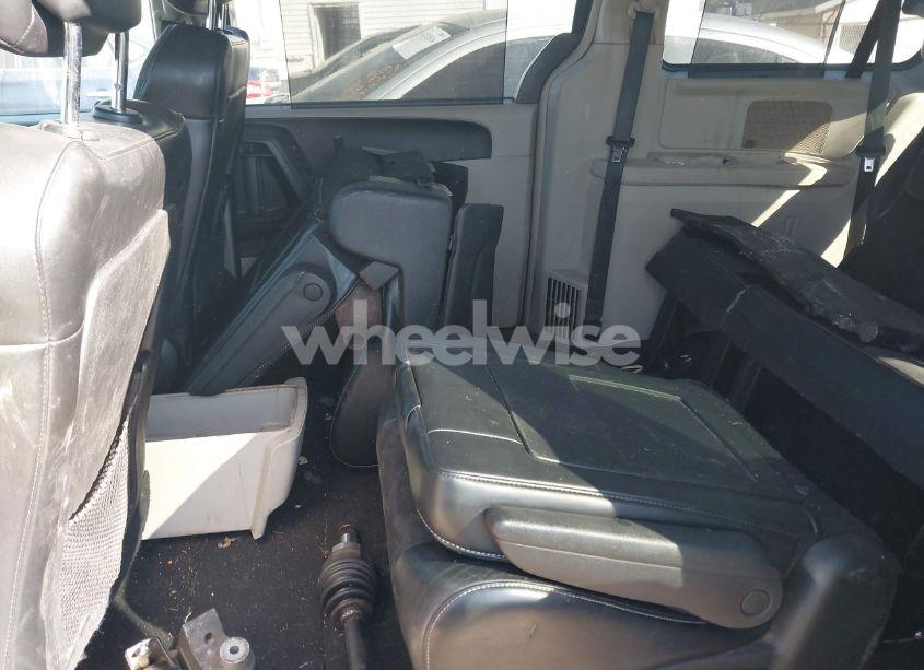 Photo 8 of 2014 Chrysler Town & COUNTRY TOURING-L 30TH ANNIVERSARY (VIN 2C4RC1CG3ER311576)