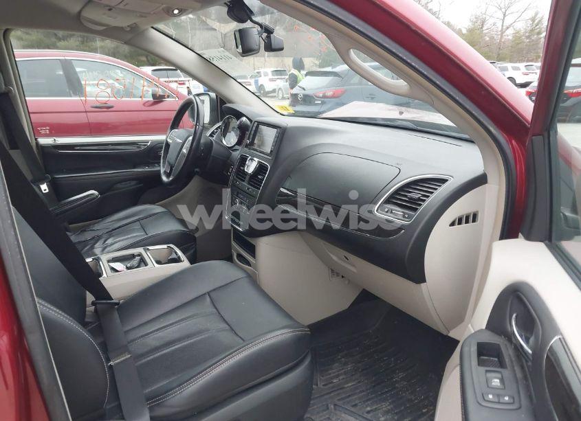 Photo 5 of 2014 Chrysler Town & COUNTRY TOURING-L (VIN 2C4RC1CG3ER367274)