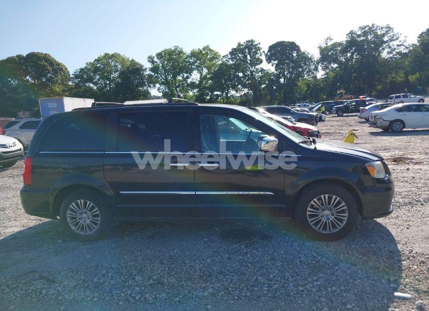 Photo 13 of 2015 Chrysler Town & COUNTRY TOURING-L (VIN 2C4RC1CG3FR506868)