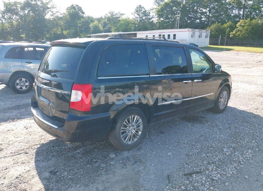 Photo 4 of 2015 Chrysler Town & COUNTRY TOURING-L (VIN 2C4RC1CG3FR506868)