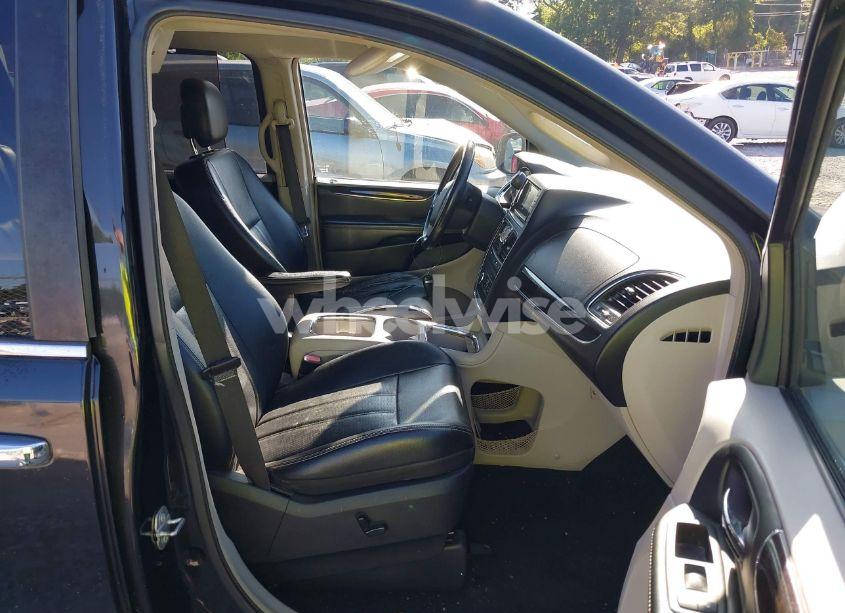 Photo 5 of 2015 Chrysler Town & COUNTRY TOURING-L (VIN 2C4RC1CG3FR506868)