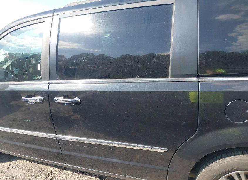 Photo 14 of 2015 Chrysler Town & COUNTRY TOURING-L (VIN 2C4RC1CG3FR525369)