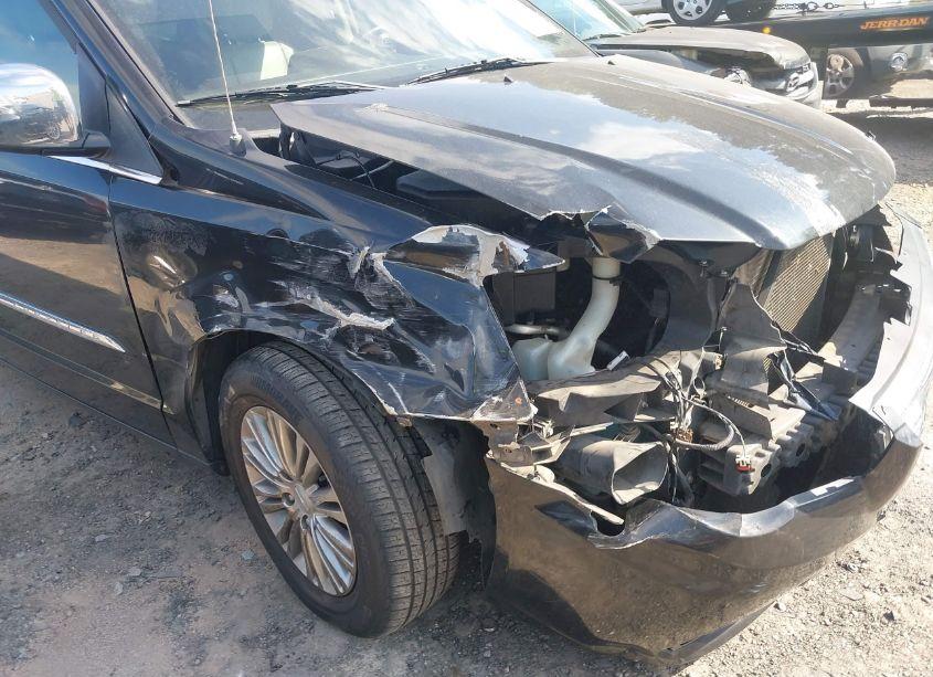 Photo 6 of 2015 Chrysler Town & COUNTRY TOURING-L (VIN 2C4RC1CG3FR525369)