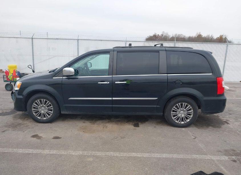 Photo 14 of 2015 Chrysler Town & COUNTRY TOURING-L (VIN 2C4RC1CG3FR540017)