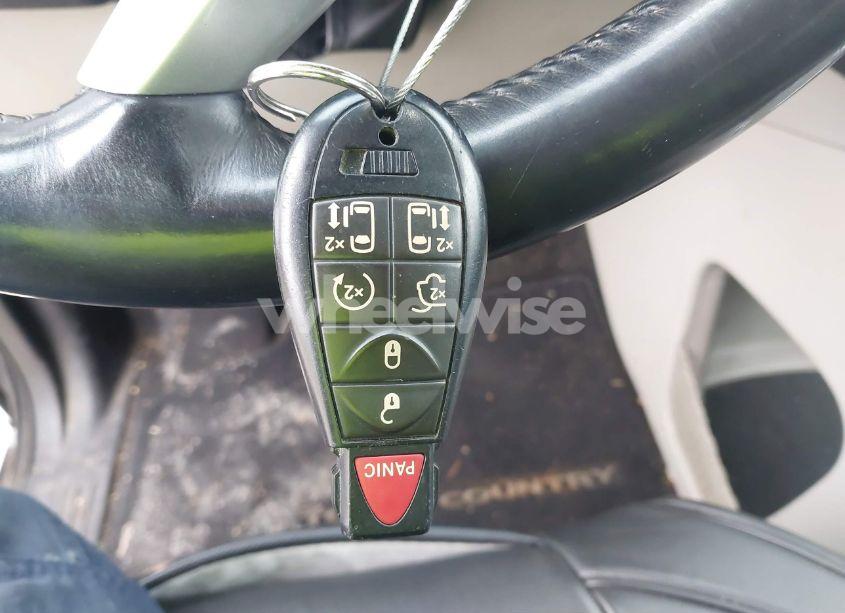 Photo 11 of 2015 Chrysler Town & COUNTRY TOURING-L (VIN 2C4RC1CG3FR547484)