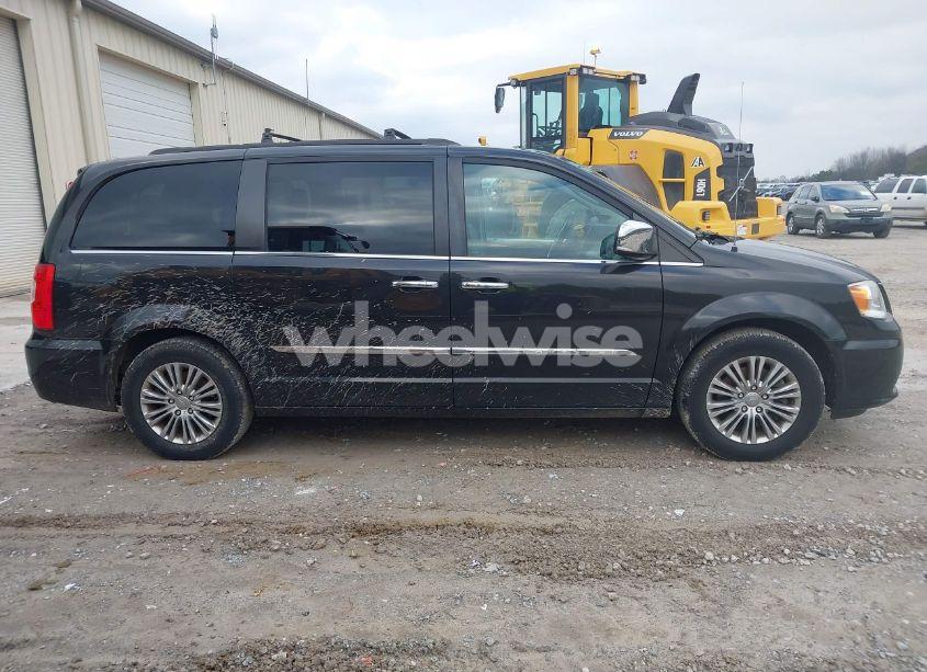 Photo 13 of 2015 Chrysler Town & COUNTRY TOURING-L (VIN 2C4RC1CG3FR547484)