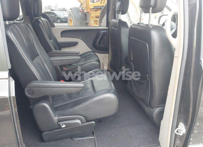 Photo 8 of 2015 Chrysler Town & COUNTRY TOURING-L (VIN 2C4RC1CG3FR547484)