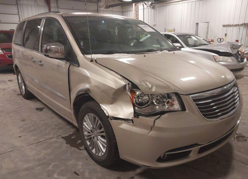 2015 Chrysler Town & COUNTRY TOURING-L (VIN 2C4RC1CG3FR553902) main photo