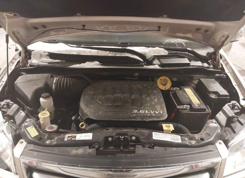 Photo 10 of 2015 Chrysler Town & COUNTRY TOURING-L (VIN 2C4RC1CG3FR553902)