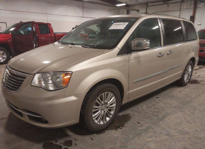 Photo 2 of 2015 Chrysler Town & COUNTRY TOURING-L (VIN 2C4RC1CG3FR553902)