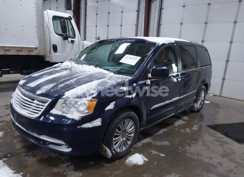 Photo 2 of 2016 Chrysler Town & COUNTRY TOURING L (VIN 2C4RC1CG3GR100963)