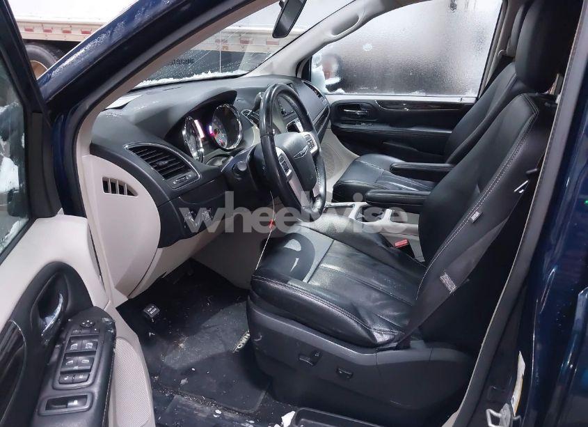 Photo 5 of 2016 Chrysler Town & COUNTRY TOURING L (VIN 2C4RC1CG3GR100963)