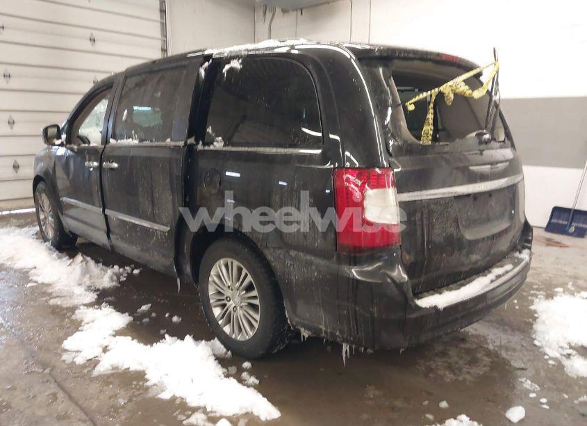 Photo 3 of 2016 Chrysler Town & COUNTRY TOURING-L ANNIVERSARY EDITION (VIN 2C4RC1CG3GR104303)