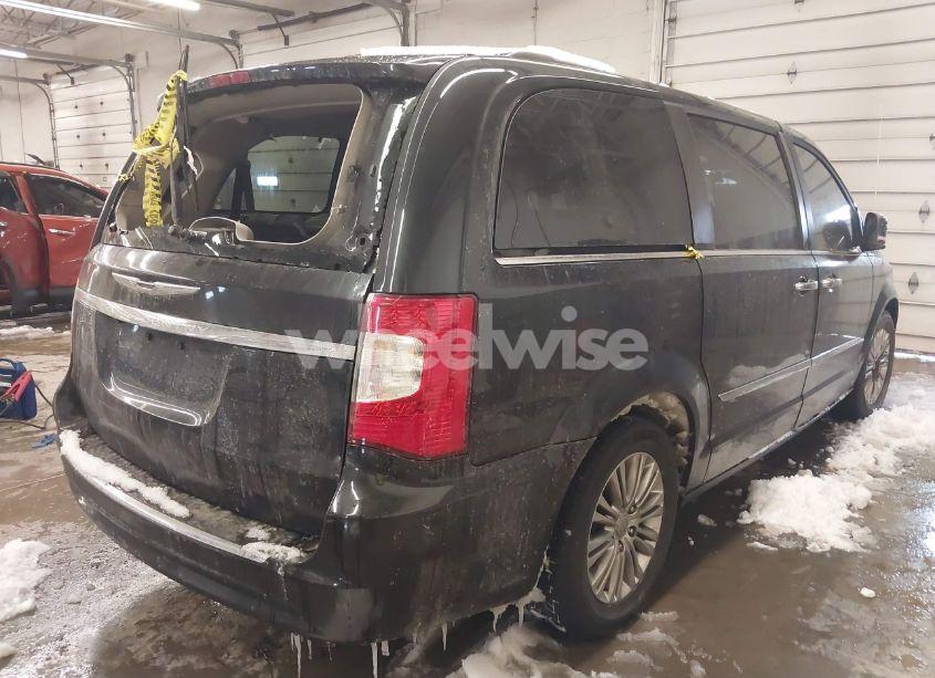 Photo 4 of 2016 Chrysler Town & COUNTRY TOURING-L ANNIVERSARY EDITION (VIN 2C4RC1CG3GR104303)