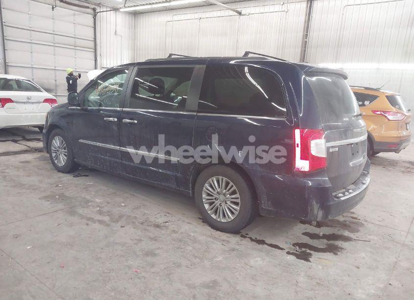 Photo 3 of 2016 Chrysler Town & COUNTRY TOURING-L ANNIVERSARY EDITION (VIN 2C4RC1CG3GR190583)