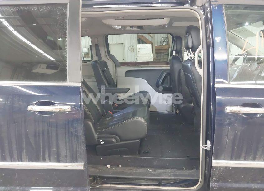 Photo 8 of 2016 Chrysler Town & COUNTRY TOURING-L ANNIVERSARY EDITION (VIN 2C4RC1CG3GR190583)