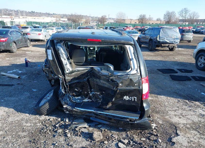 Photo 15 of 2016 Chrysler Town & COUNTRY TOURING-L ANNIVERSARY EDITION (VIN 2C4RC1CG3GR222450)