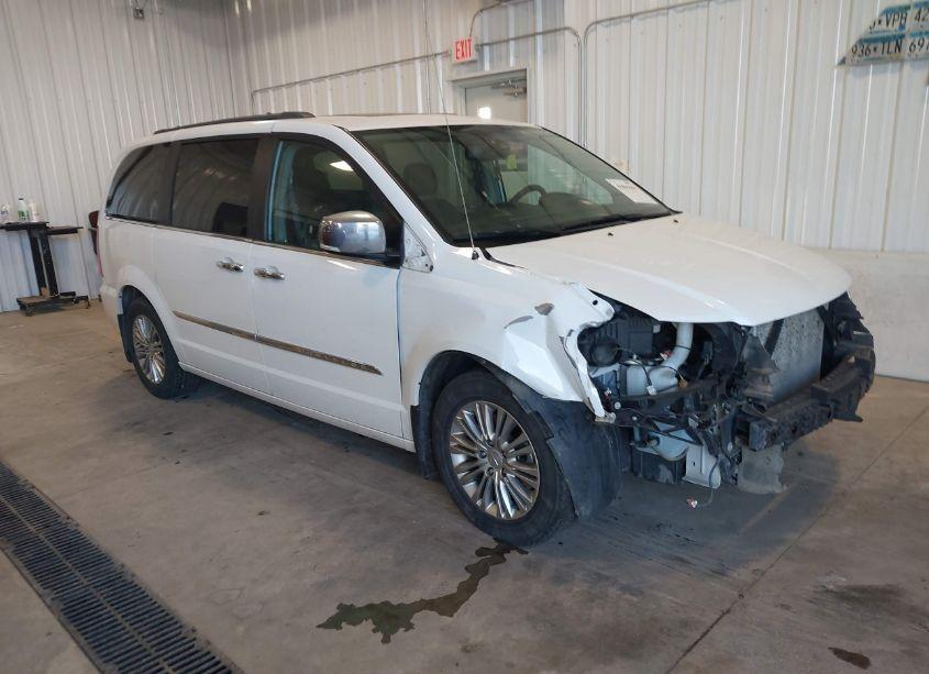 2016 Chrysler Town & COUNTRY TOURING-L ANNIVERSARY EDITION (VIN 2C4RC1CG3GR269400) main photo