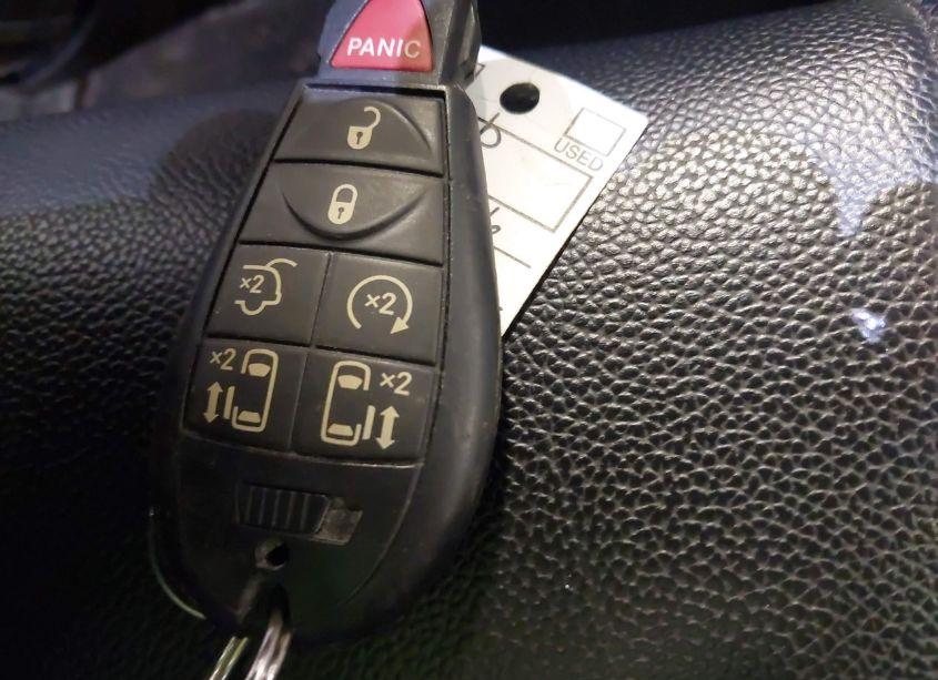 Photo 11 of 2016 Chrysler Town & COUNTRY TOURING-L ANNIVERSARY EDITION (VIN 2C4RC1CG3GR269400)