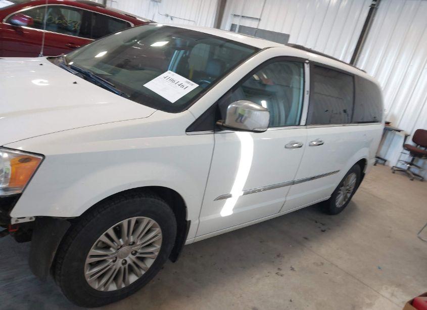 Photo 15 of 2016 Chrysler Town & COUNTRY TOURING-L ANNIVERSARY EDITION (VIN 2C4RC1CG3GR269400)