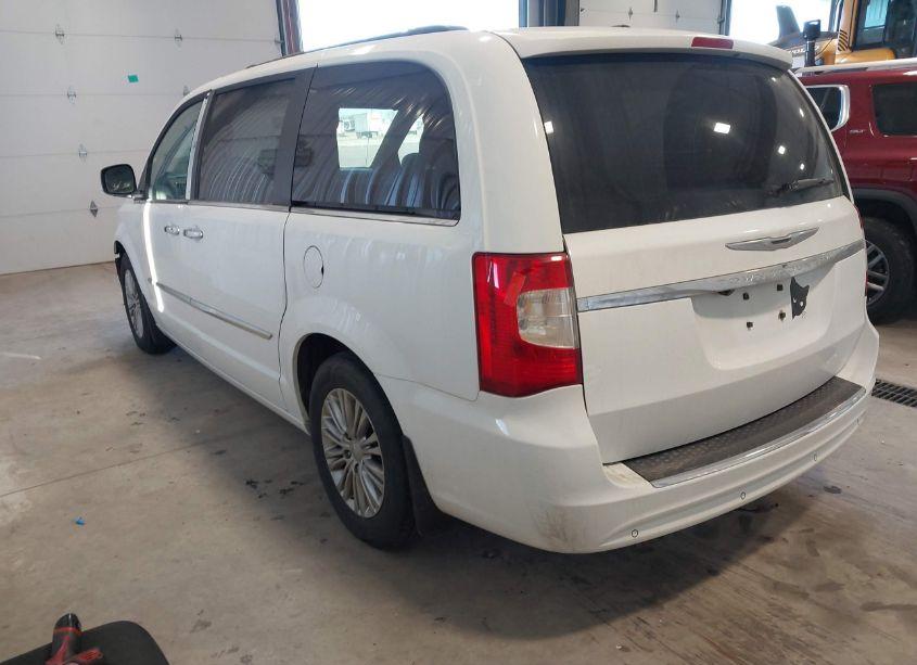 Photo 3 of 2016 Chrysler Town & COUNTRY TOURING-L ANNIVERSARY EDITION (VIN 2C4RC1CG3GR269400)