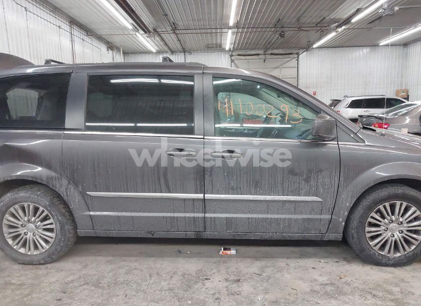 Photo 13 of 2016 Chrysler Town & COUNTRY TOURING-L (VIN 2C4RC1CG3GR302329)