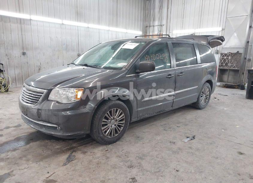 Photo 2 of 2016 Chrysler Town & COUNTRY TOURING-L (VIN 2C4RC1CG3GR302329)