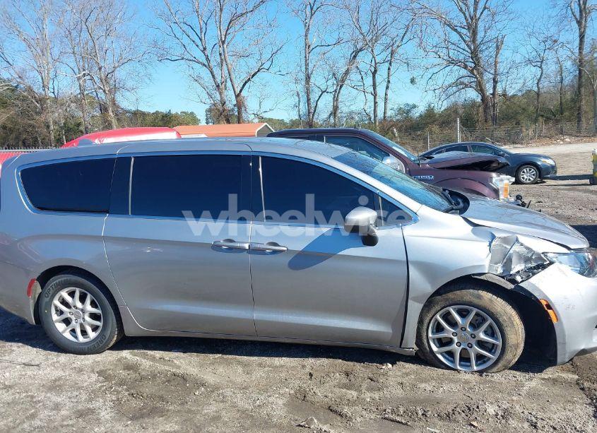 Photo 13 of 2017 Chrysler Pacifica LX (VIN 2C4RC1CG3HR509997)